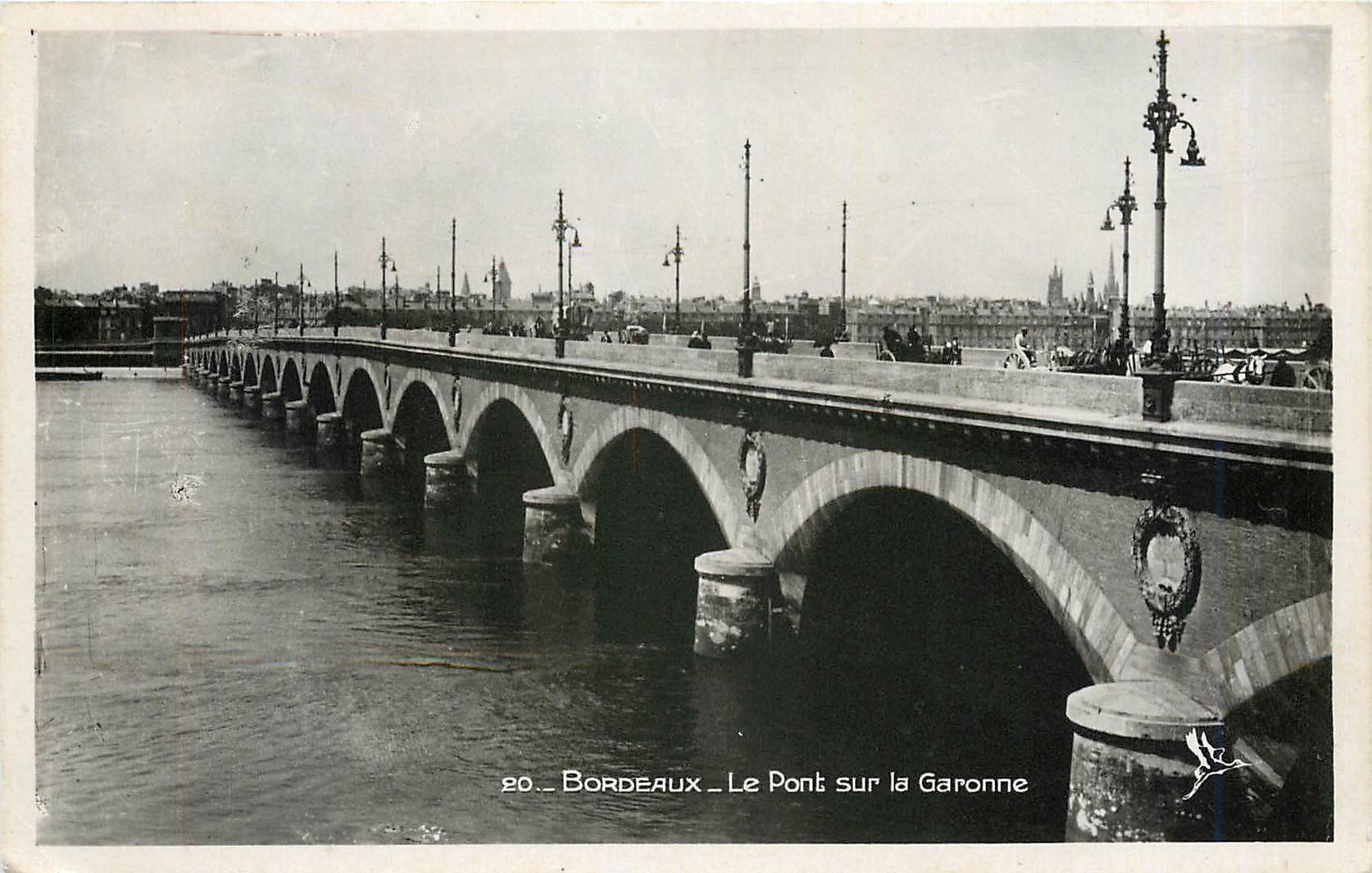 CPA Bordeaux Le Pont sur la Garonne 