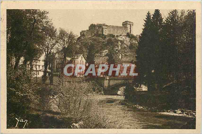 CPA Lourdes Le Chateau Fort et le Gave 