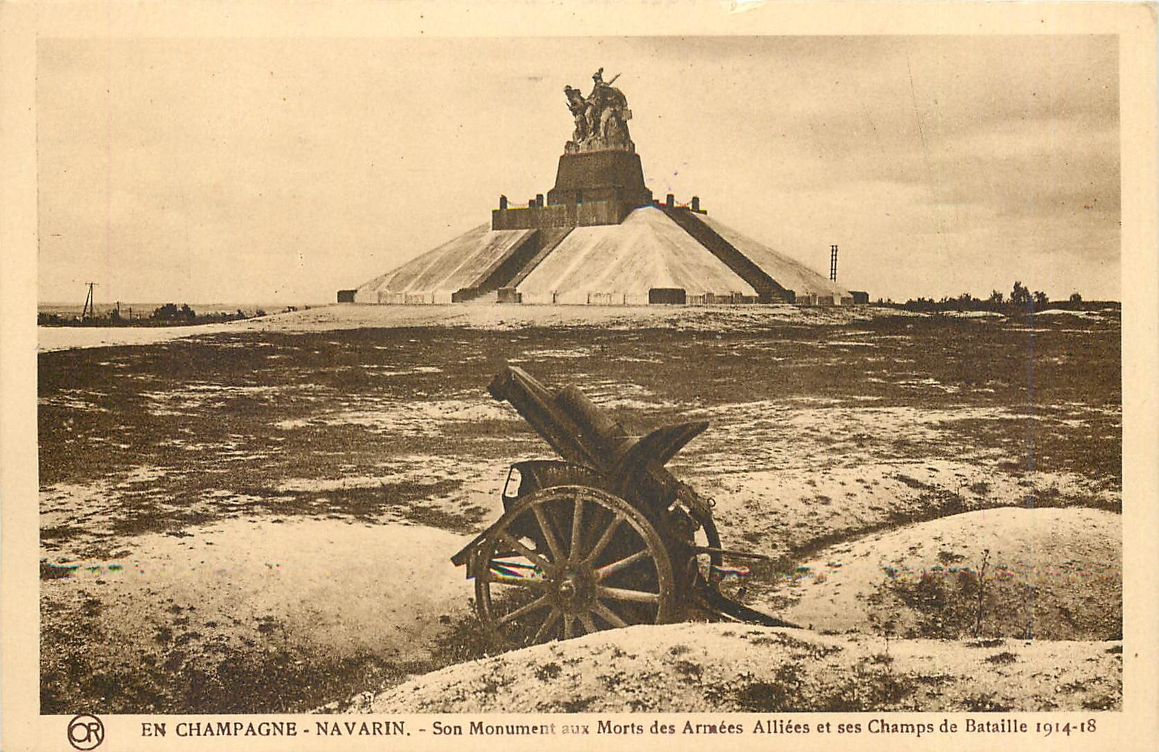 CPA En Champagne Navarin Son Monument aux Morts des Armees Alliees et ses Champs de Bataille Militar