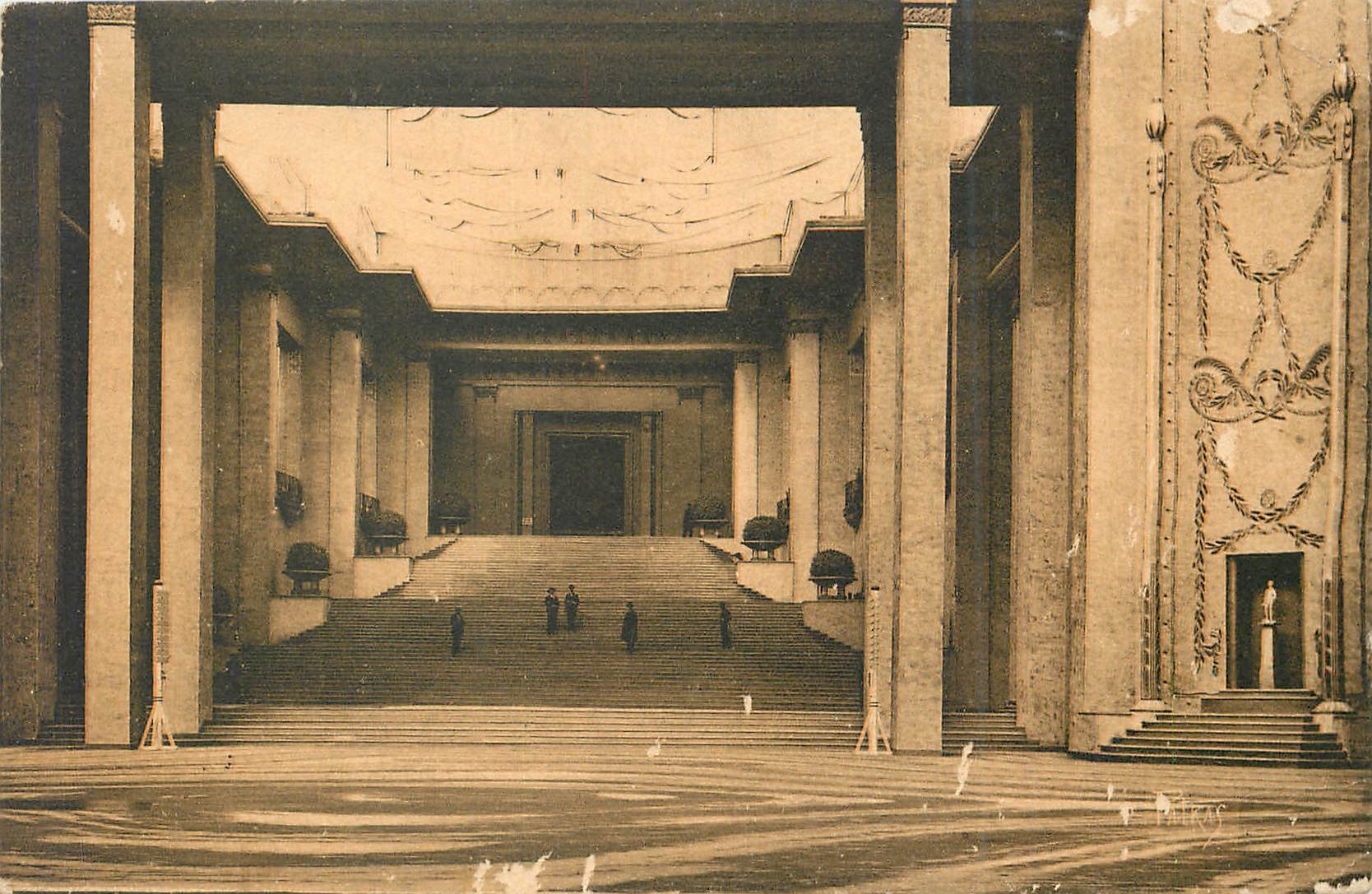 Grand Palais — Escalier Monumental — Exposition des Arts Décoratifs 1925 — Éditions d'Art 'Patras'