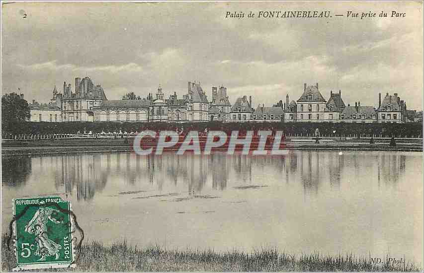 CPA Palais de Fontainebleau Vue prise du Parc 