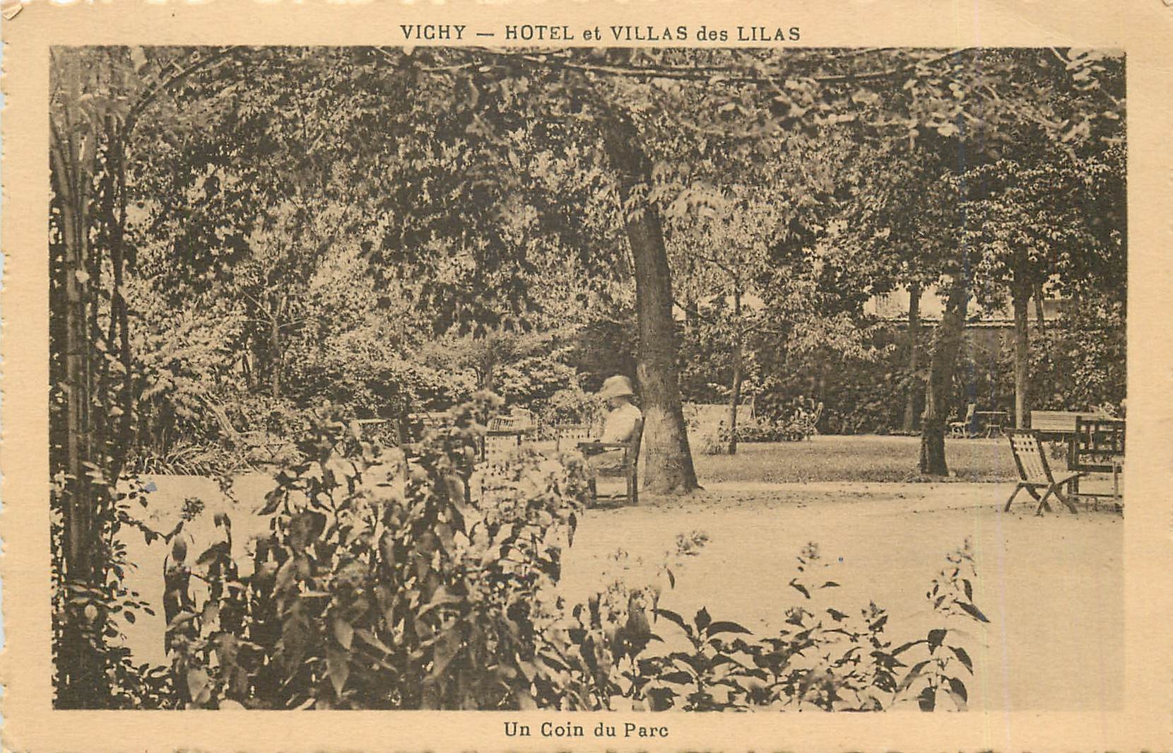 CPA Vichy Hotel et Villas des Lilas Un coin du Parc 