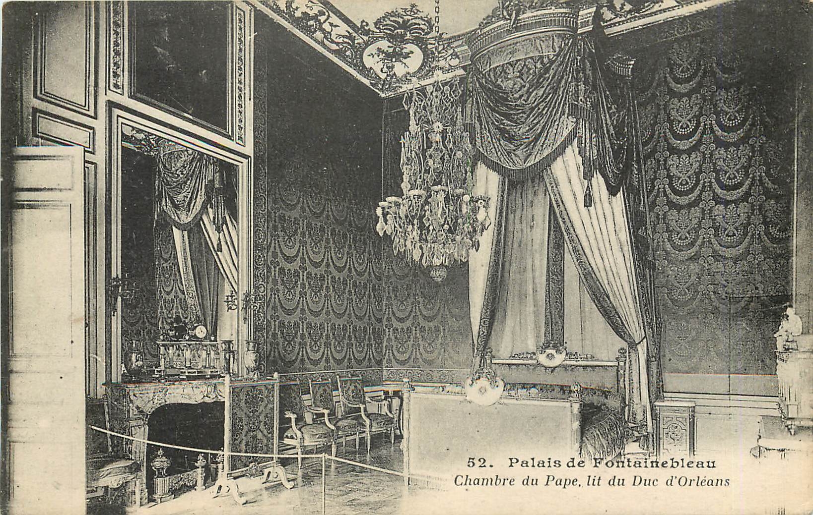 Palais de Fontainebleau — Chambre du Pape, lit du Duc d'Orléans — n°52