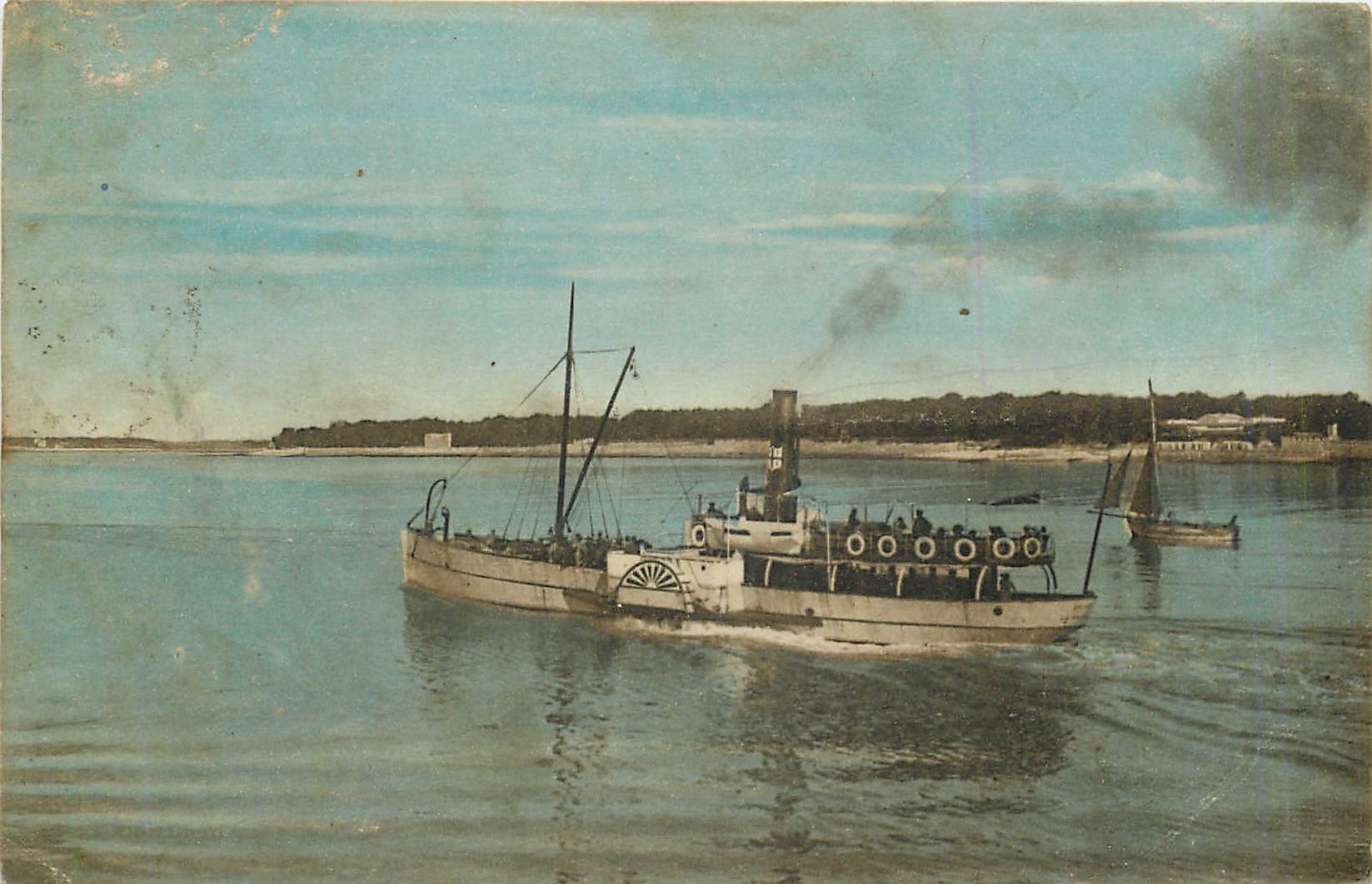 CPA Le Coligny faisant de la traversee de La Rochelle Bateau