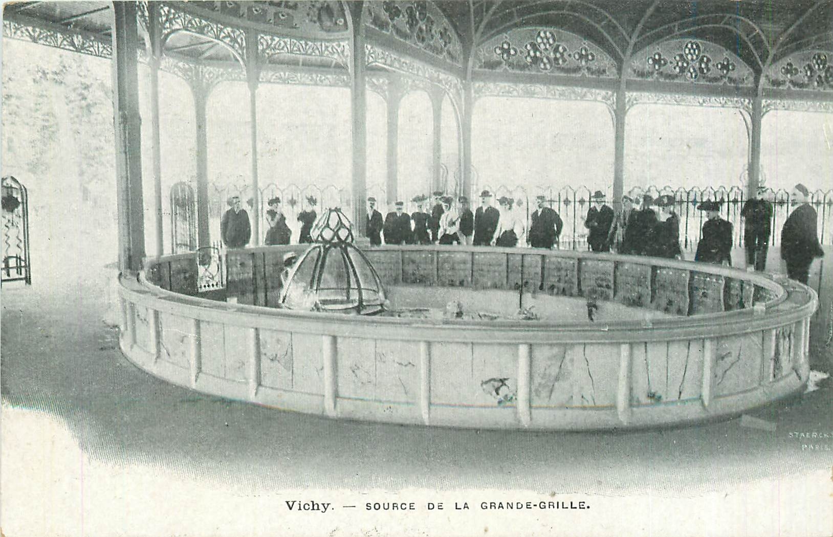 CPA Vichy Source de la Grande Grille 