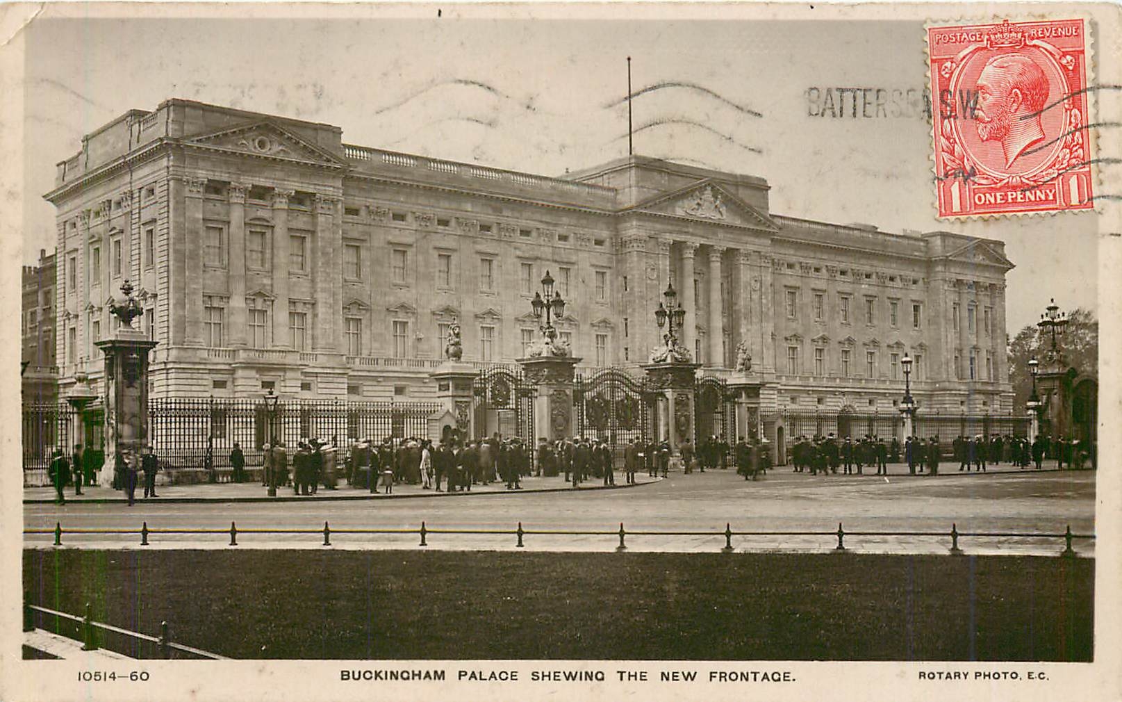 CPA Buckingham Palace Shewing the New Frontage 