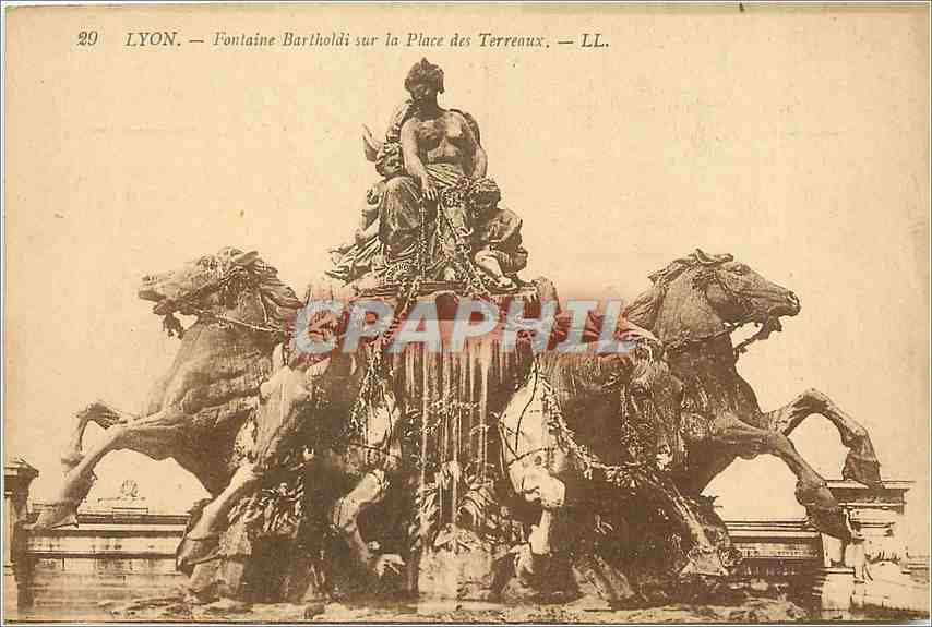 CPA Lyon Fontaine Bartholdi sur la Place des Terreaux 