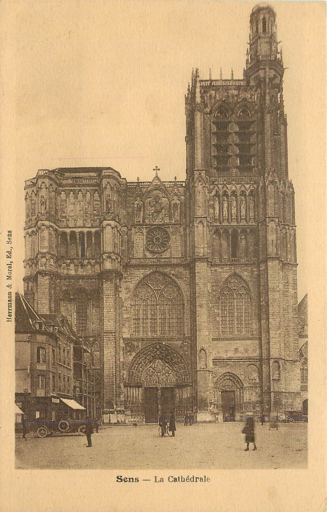 CPA Sens La Cathedrale 