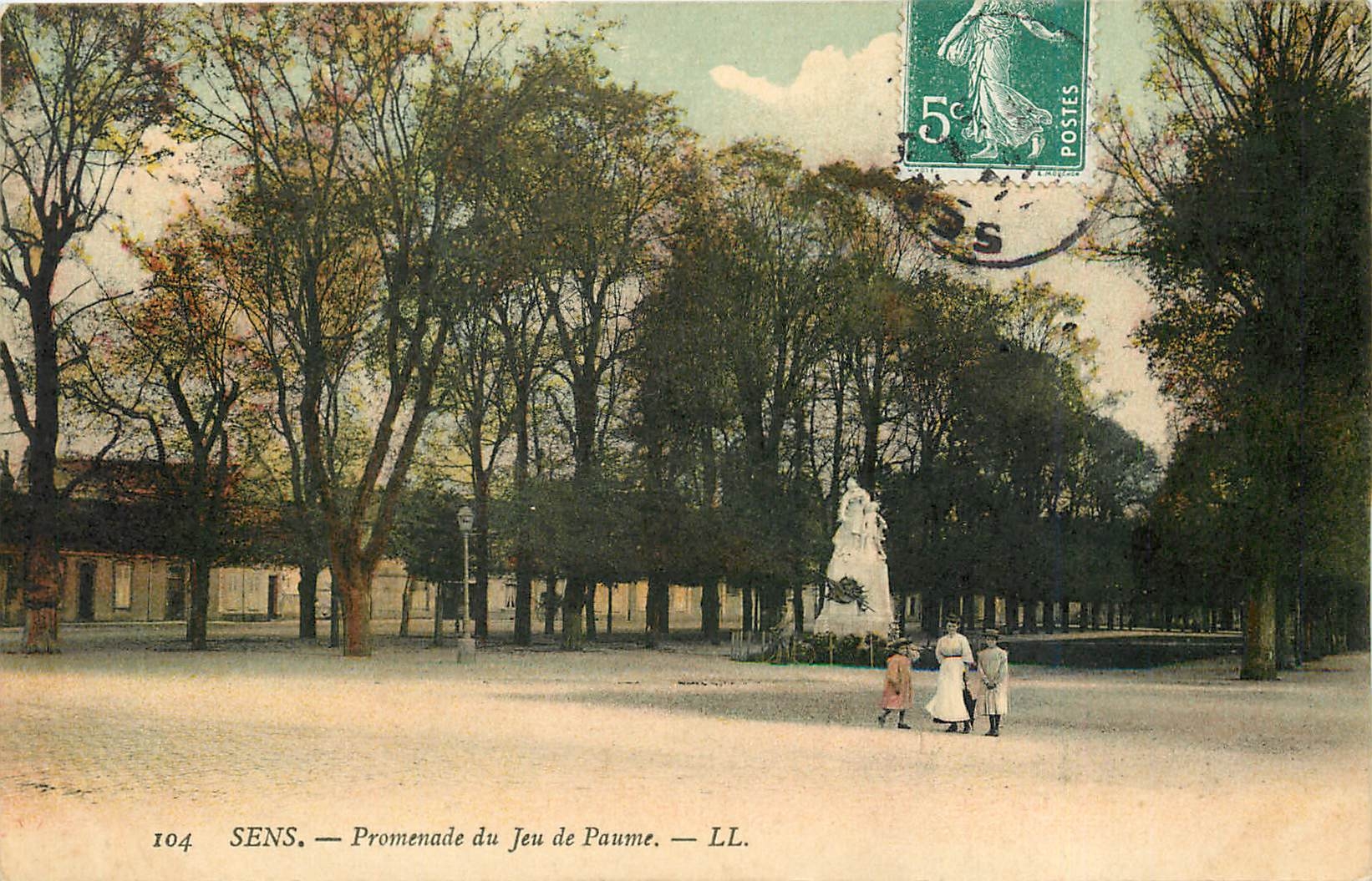 CPA Sens Promenade du Jeu de Paume 