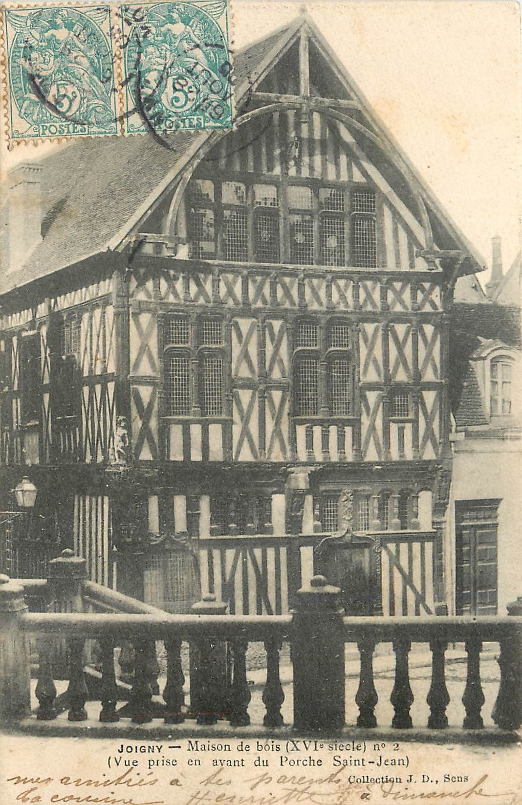 CPA Joigny Maison de bois Vue prise en avant du Porche Saint Jean 