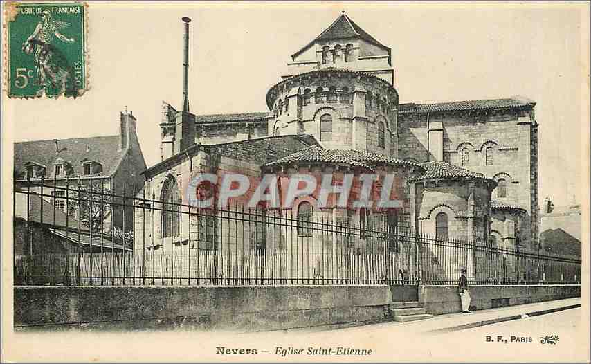 CPA Nevers Eglise Saint Etienne 