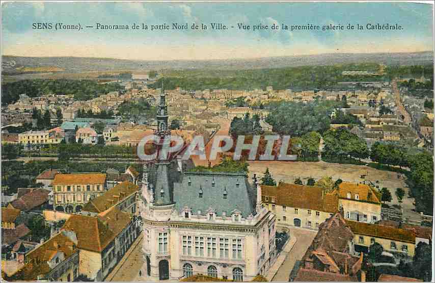 CPA Sens Yonne Panorama de la partie Nord de la Ville Vue prise de la premiere galerie de la Cathedr
