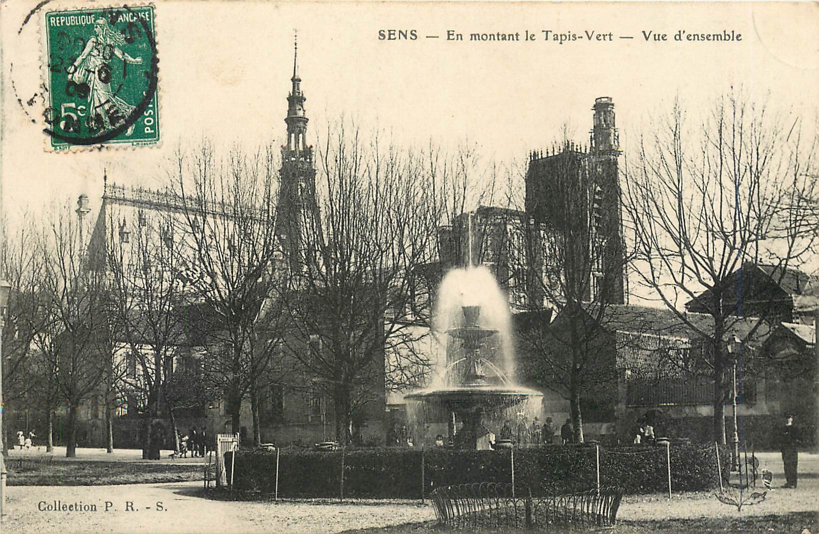 CPA Sens En Montant le Tapis Vert Vue d'Ensemble 