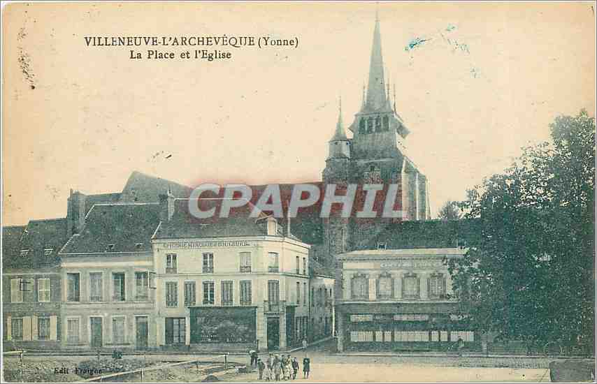 CPA Villeneuve l'Archeveque Yonne La Place et l'Eglise 