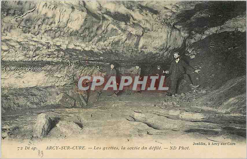 CPA Arcy sur Cure Les Grottes la Sortie du Defile 