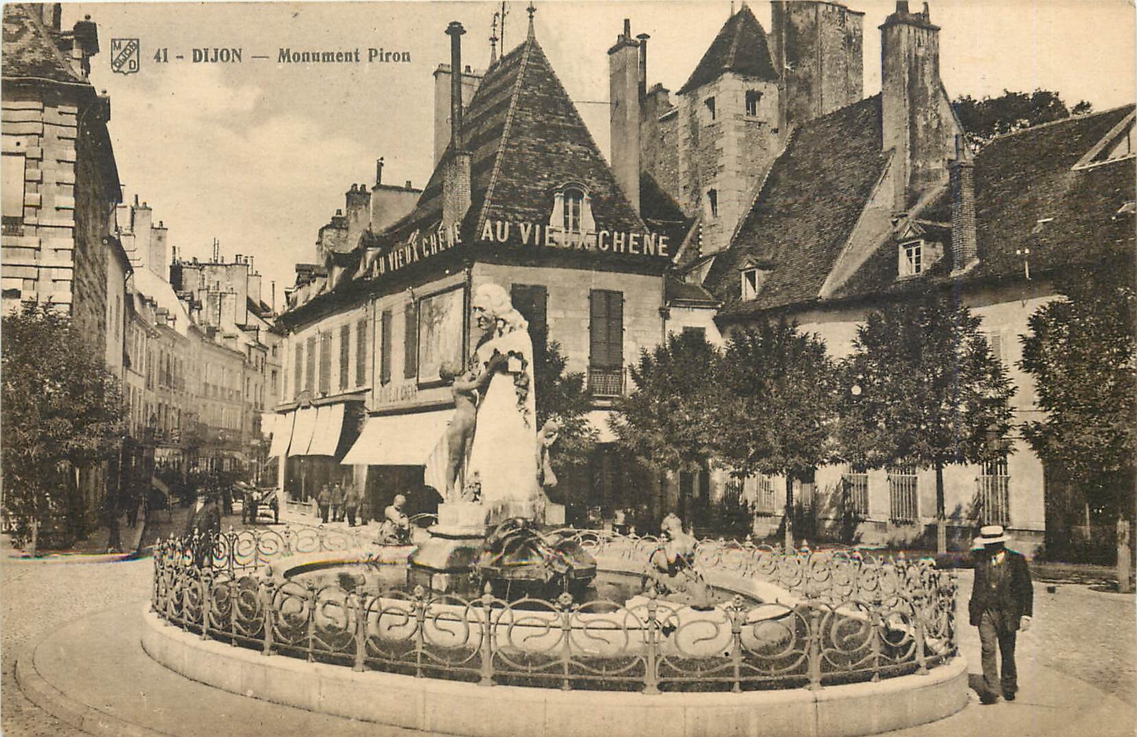 CPA Dijon Monument Piron Au Vieux Chene