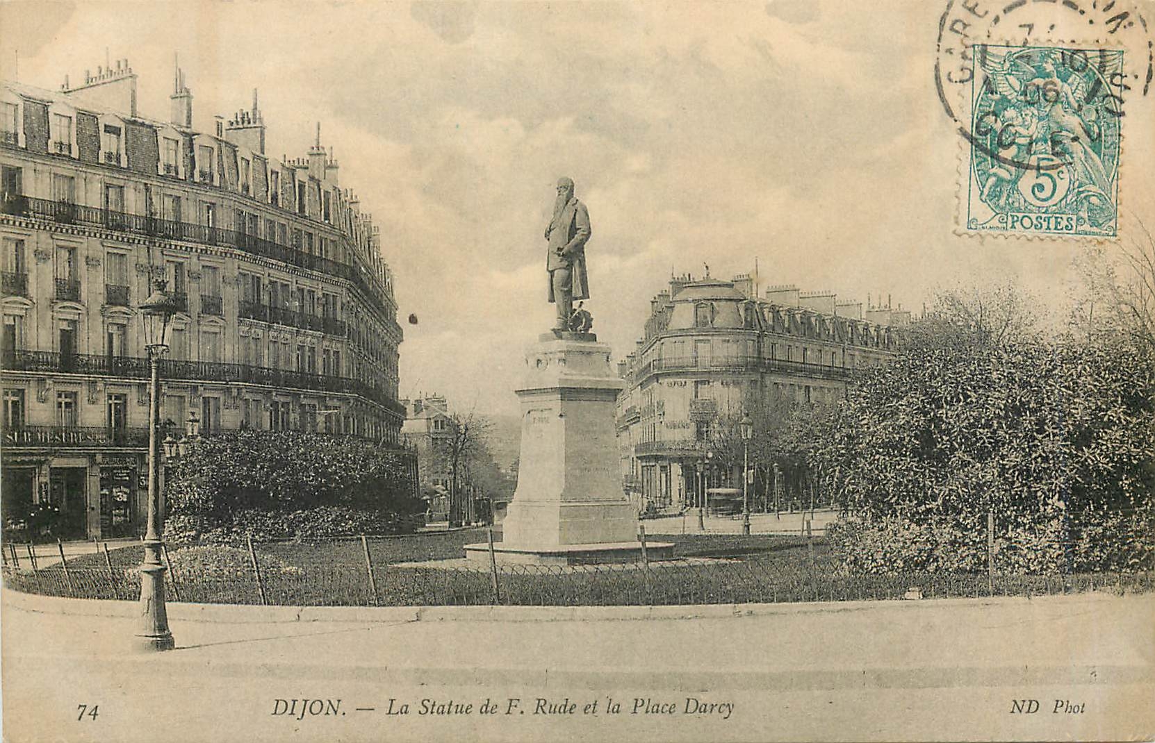 CPA Dijon La Statue de F Rude et la Place Darcy 