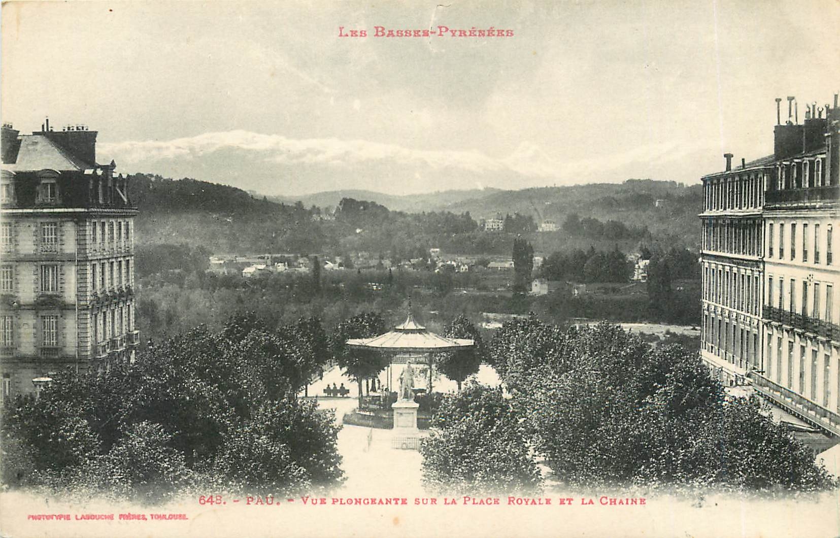 CPA Pau Vue Plongeante sur la Place Royale et la Chaine 