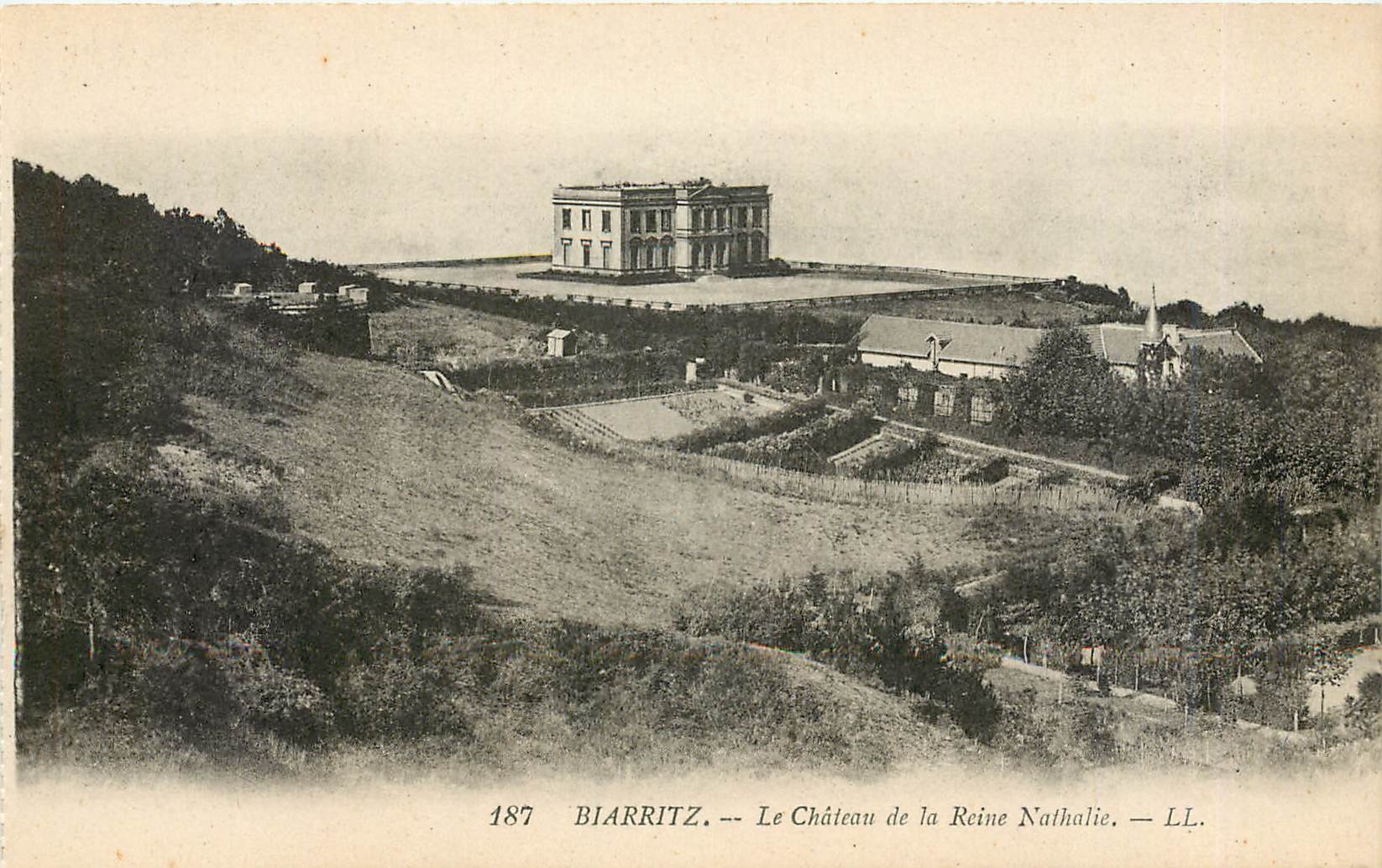 CPA Biarritz Le Chateau de la Reine Nathalie 