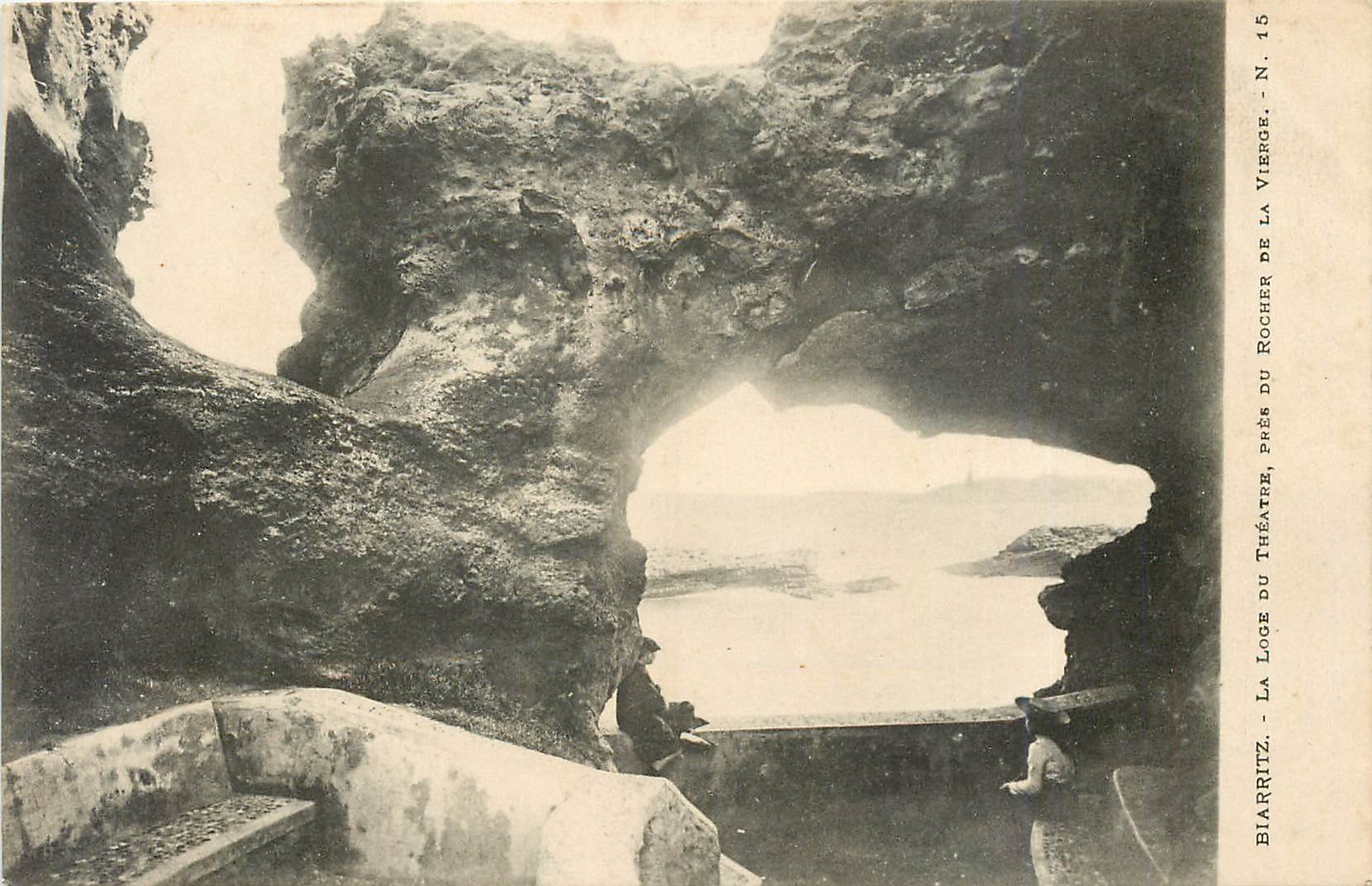 CPA Biarritz La Loge du Theatre pres du Rocher de la Vierge 