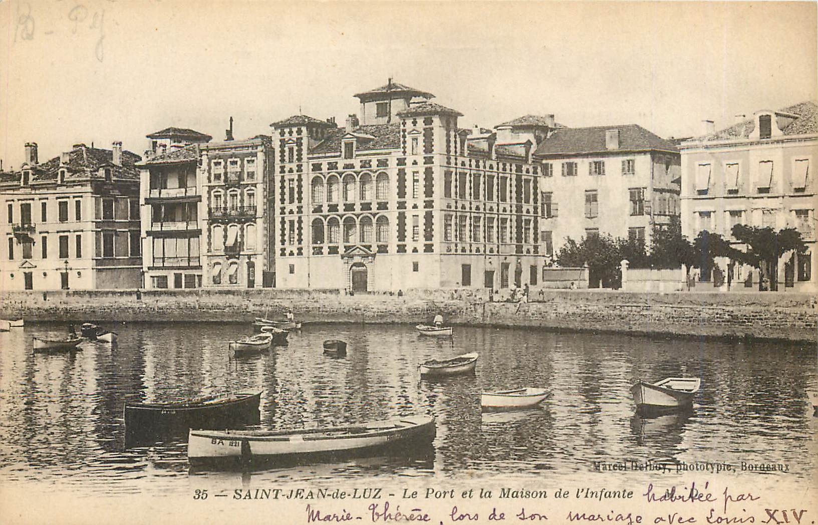 CPA Saint Jean de Luz Le Port et la Maison de l'Infante 