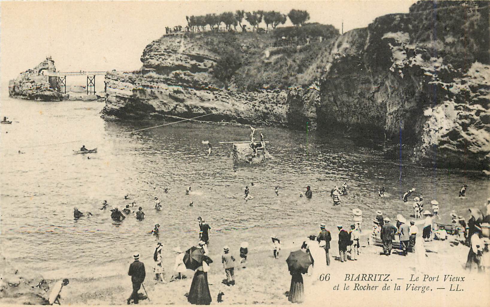 Biarritz — Le Port Vieux et le Rocher de la Vierge — LL. n°66