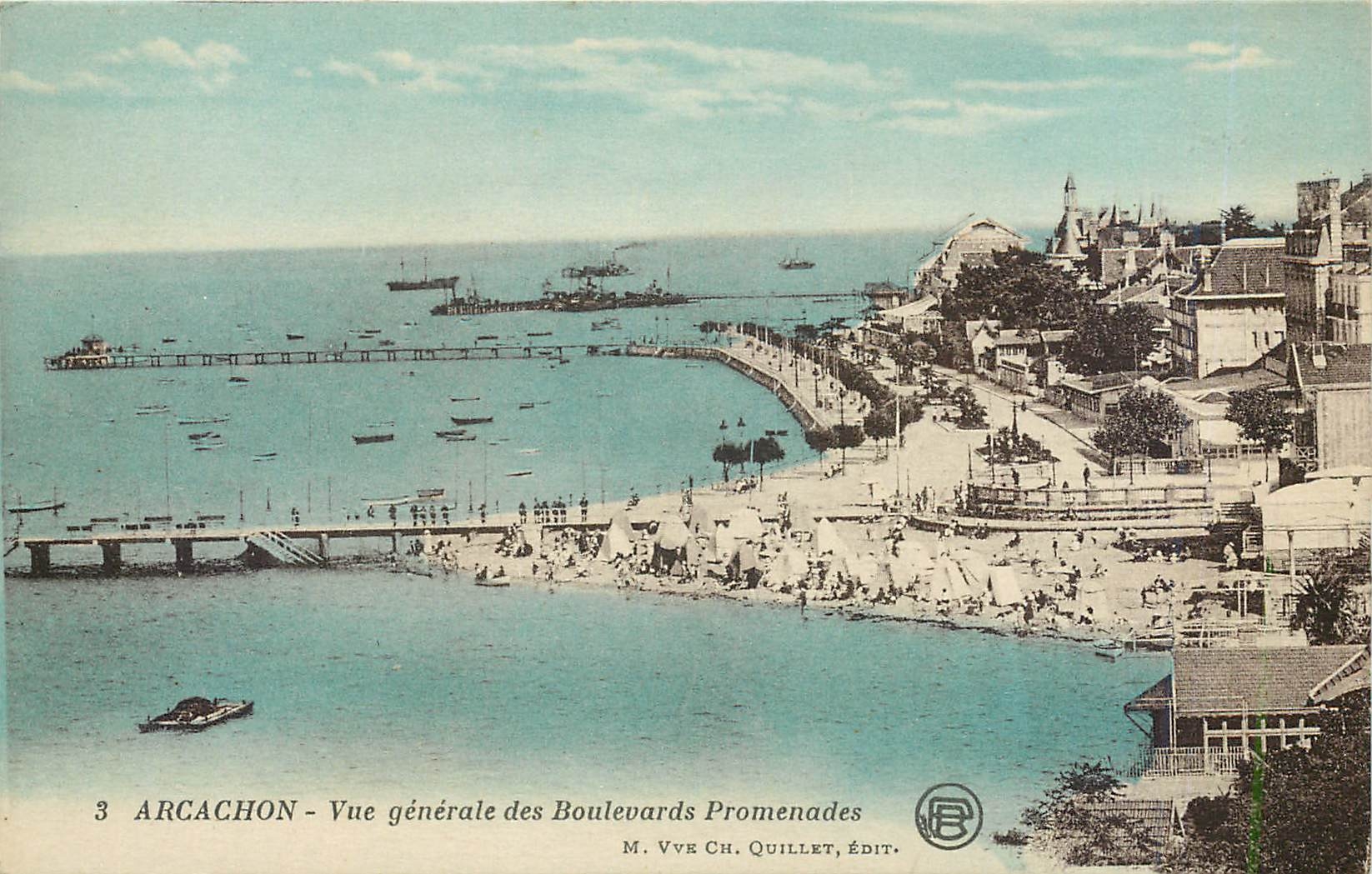 CPA Arcachon Vue generale des Boulevards Promenades 