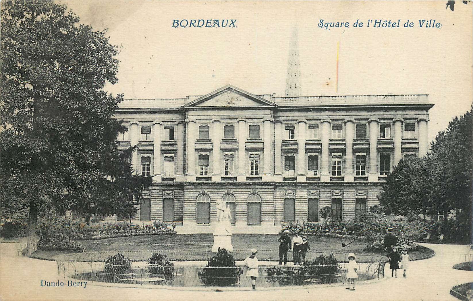 CPA Bordeaux Square de l'Hotel de Ville 