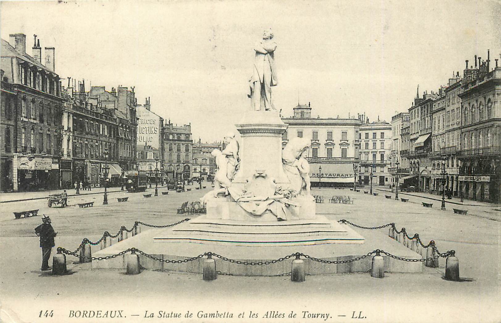 Bordeaux — La Statue de Gambetta et les Allées de Tourny — LL. — N° 144