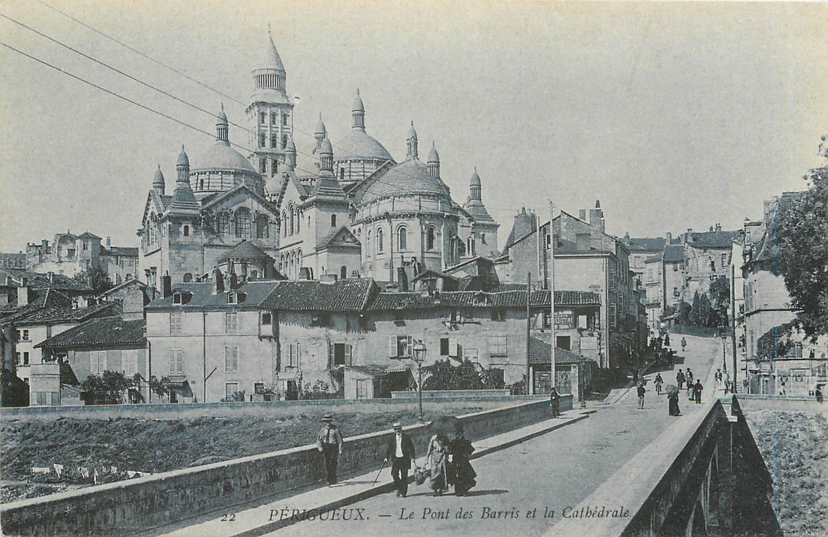 CPA Perigueux Le Pont des Barris et la Cathedrale 
