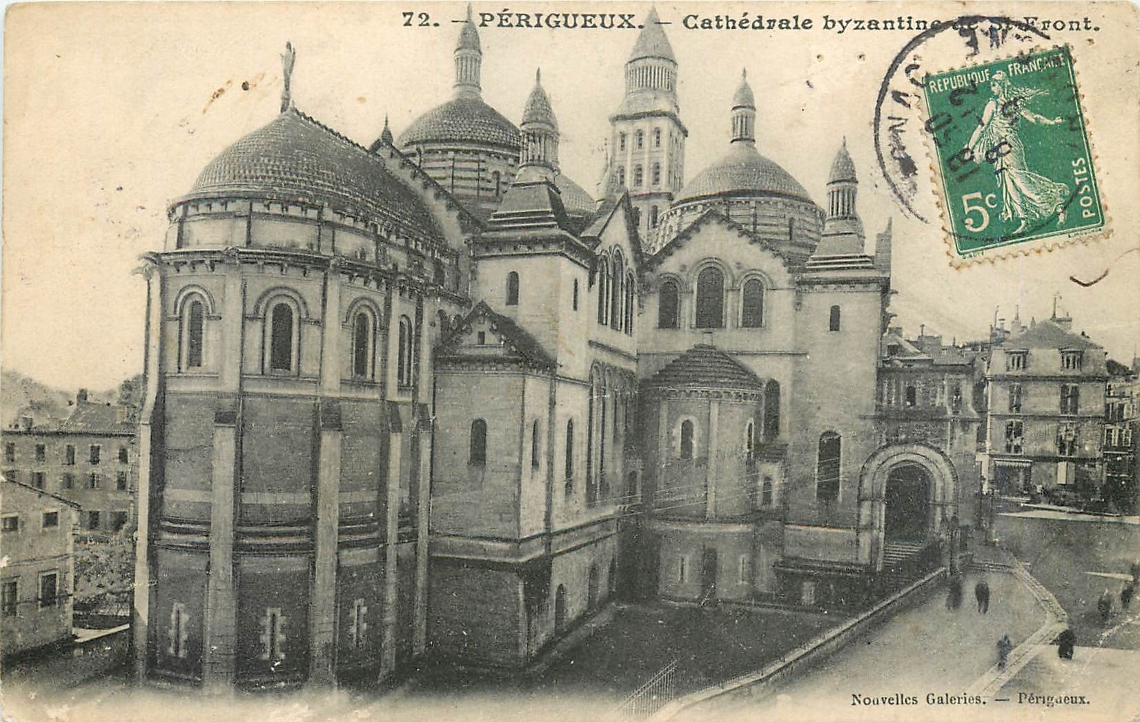 Périgueux — Cathédrale byzantine — Nouvelles Galeries, Périgueux