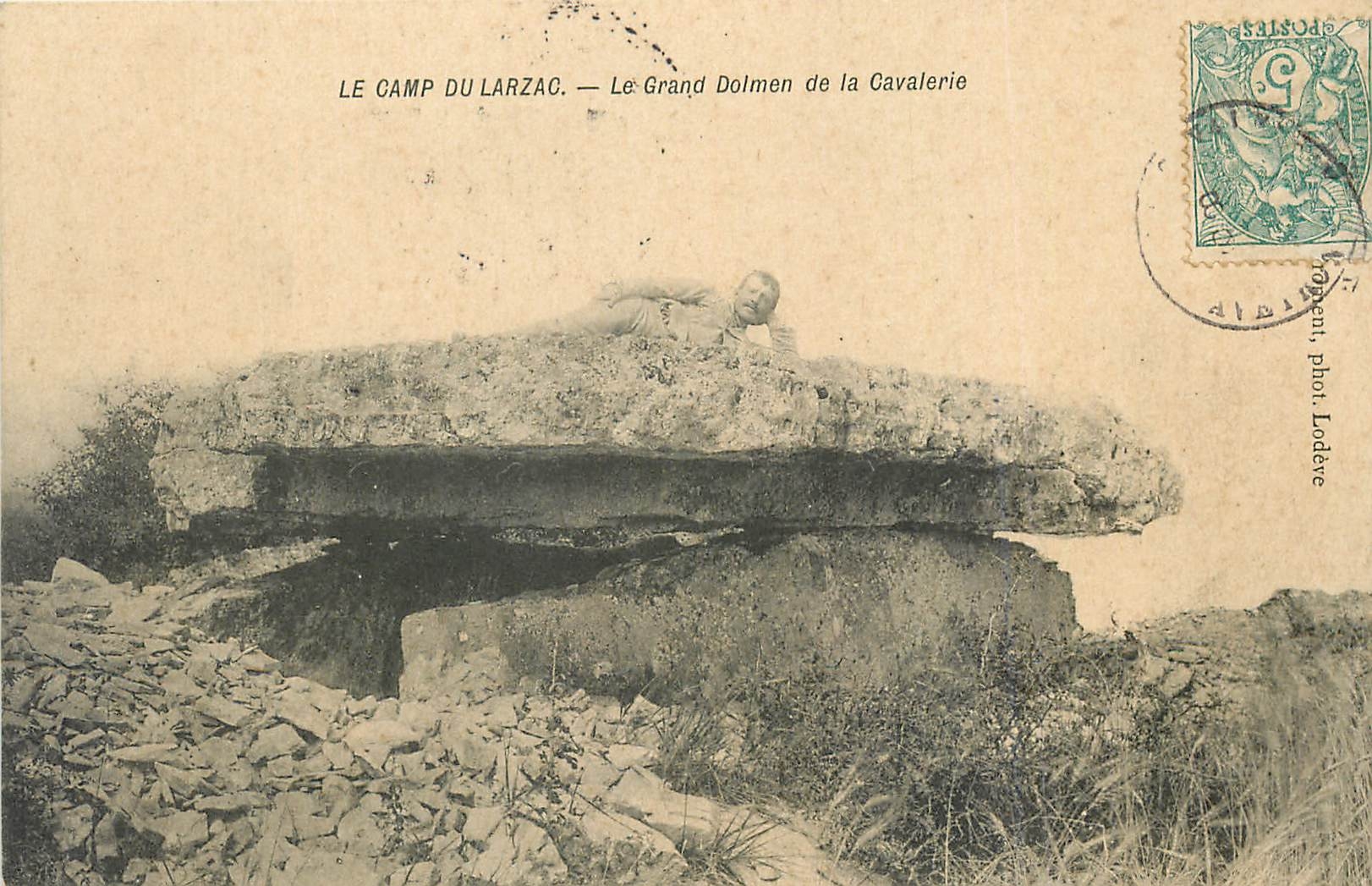 Le Camp du Larzac — Le Grand Dolmen de la Cavalerie — Phot. Loddere