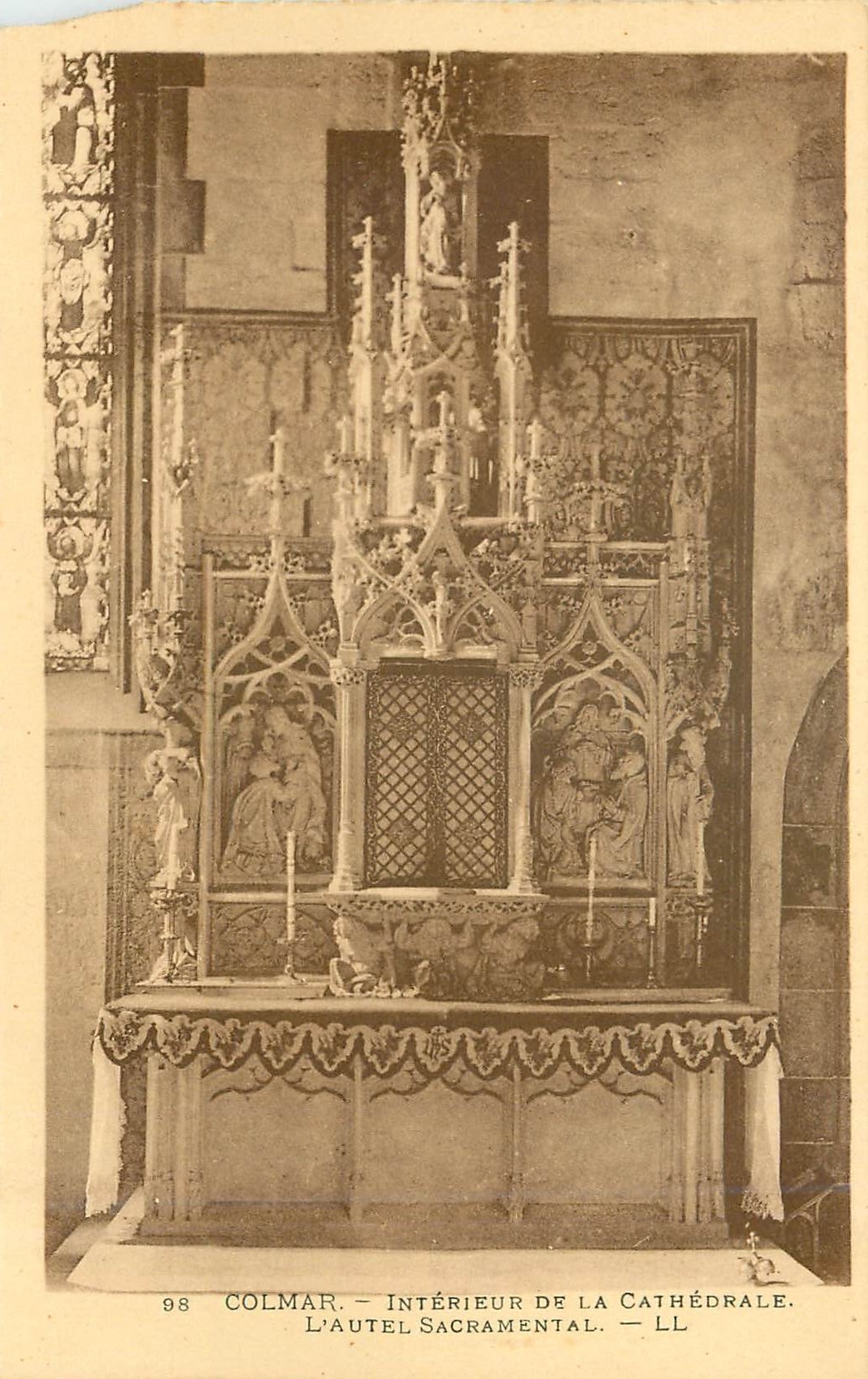 CPA Colmar Interieur de la Cathedrale L'Autel Sacramental 