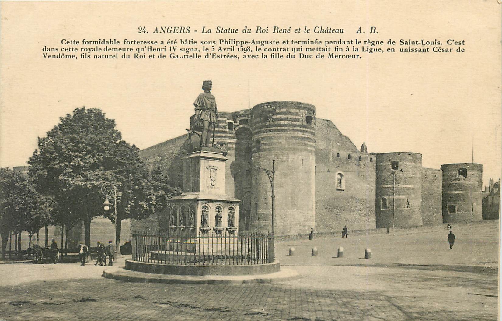 CPA Angers La Statue du Roi Rene et le Chateau 