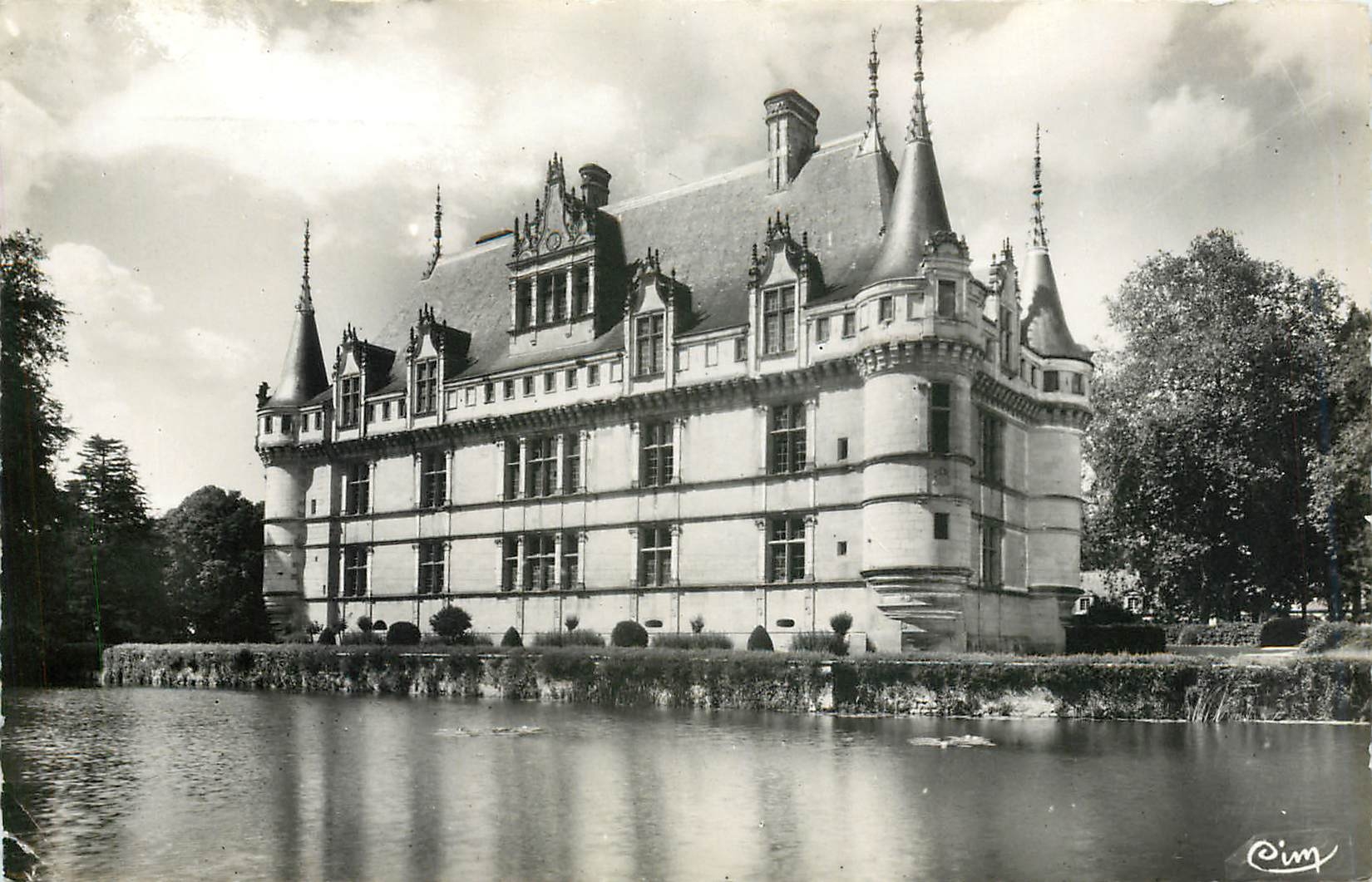 CPM Azay le Rideau I et L Le Chateau Facade Sud Est 