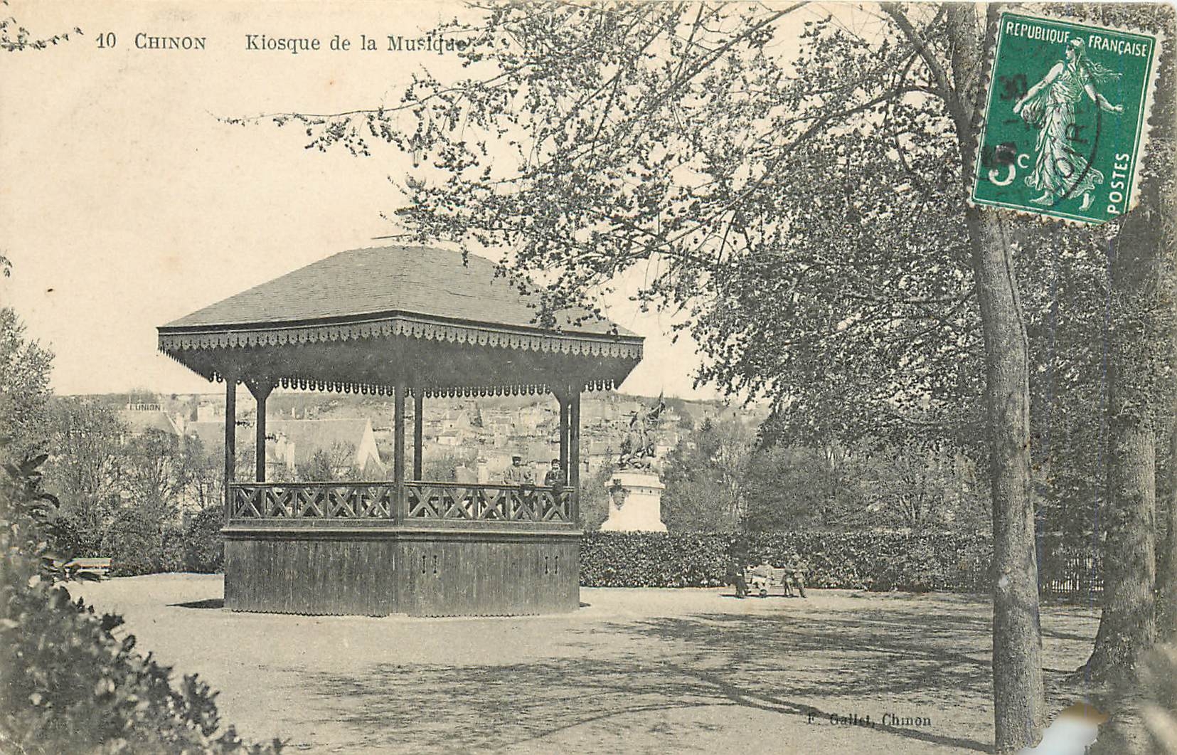 CPA Chinon Kiosque de la Musique 