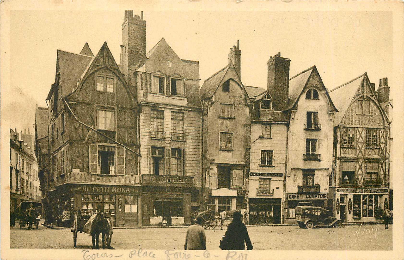 CPA Tours Indre et Loire Place Foire le Roi Vieilles Maisons 