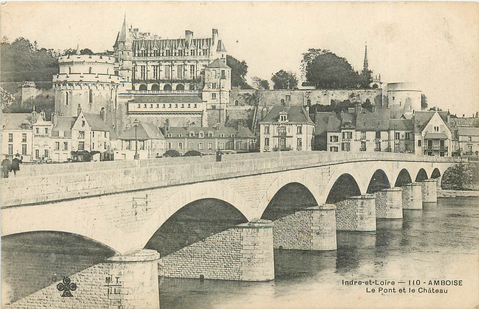 CPA Indre et Loire Amboise Le Pont et le Chateau 