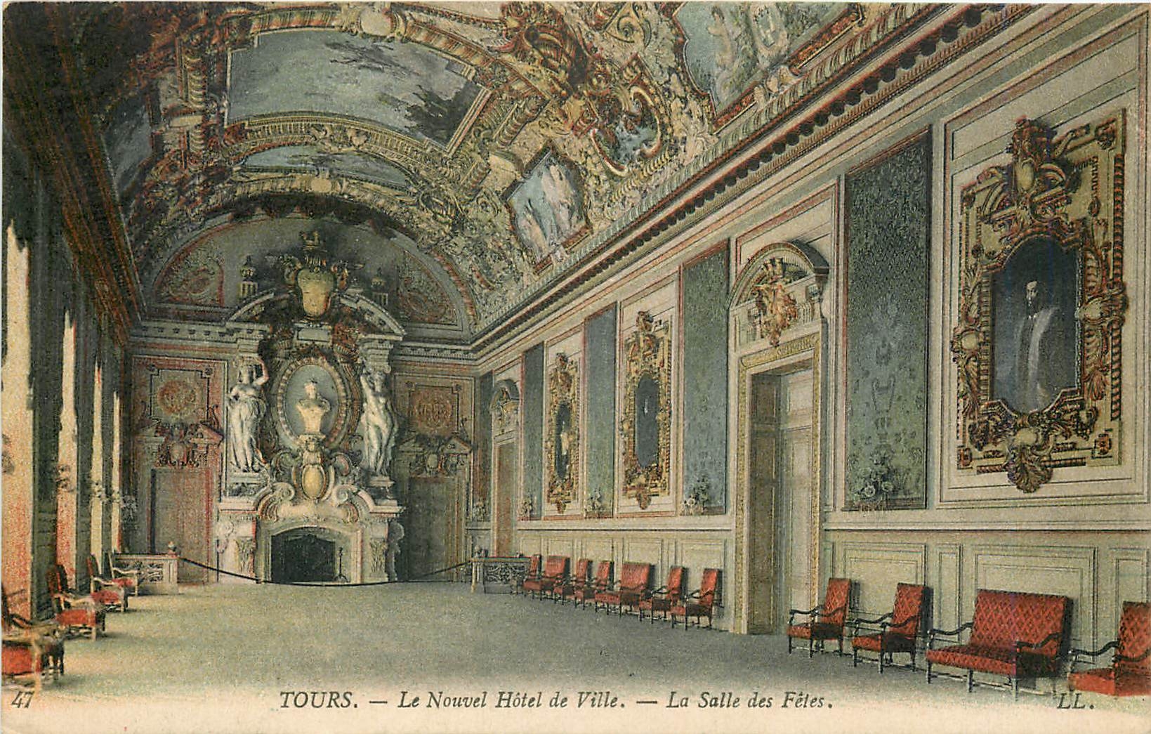 CPA Tours Le Nouvel Hotel de Ville La Salle des Fetes 