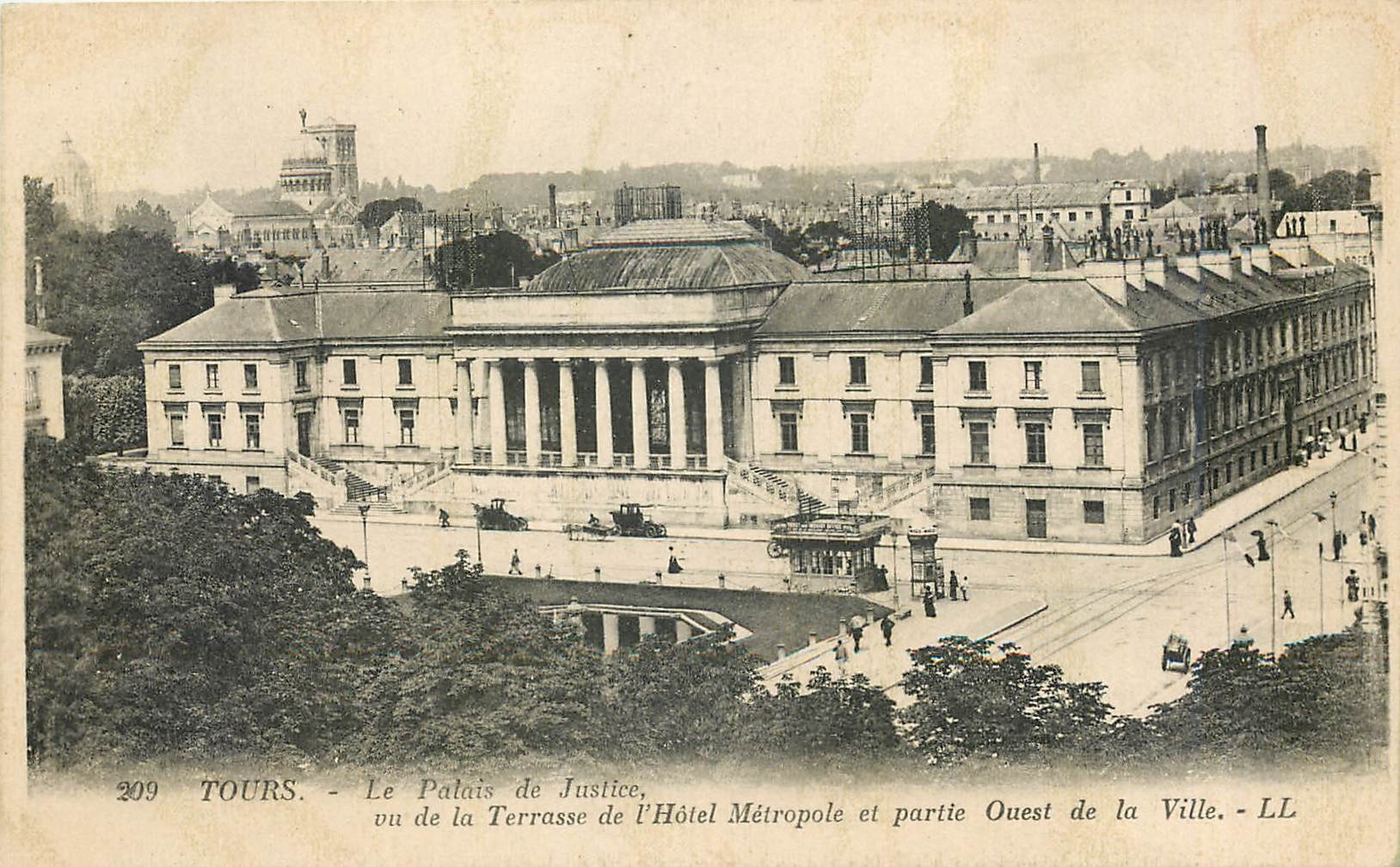 CPA Tours Le Palais de Justice vu de la Terrasse de l'Hotel Metropole et partie Ouest de la Ville 