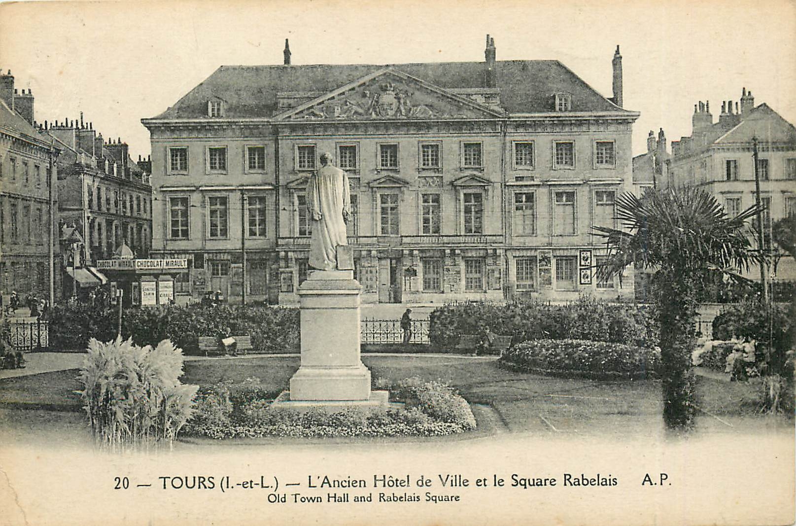 CPA Tours I et L L'Ancien Hotel de Ville et le Square Rabelais 