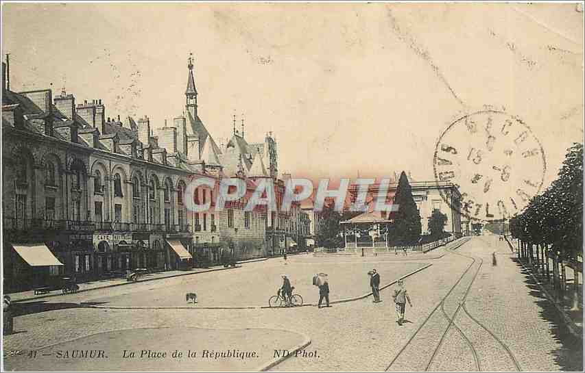 CPA Saumur La Place de la Republique 