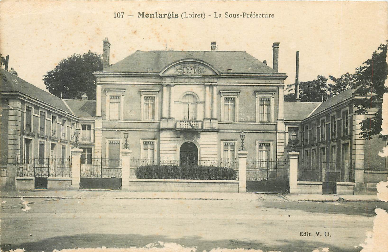 CPA Montargis Loiret La Sous Prefecture 