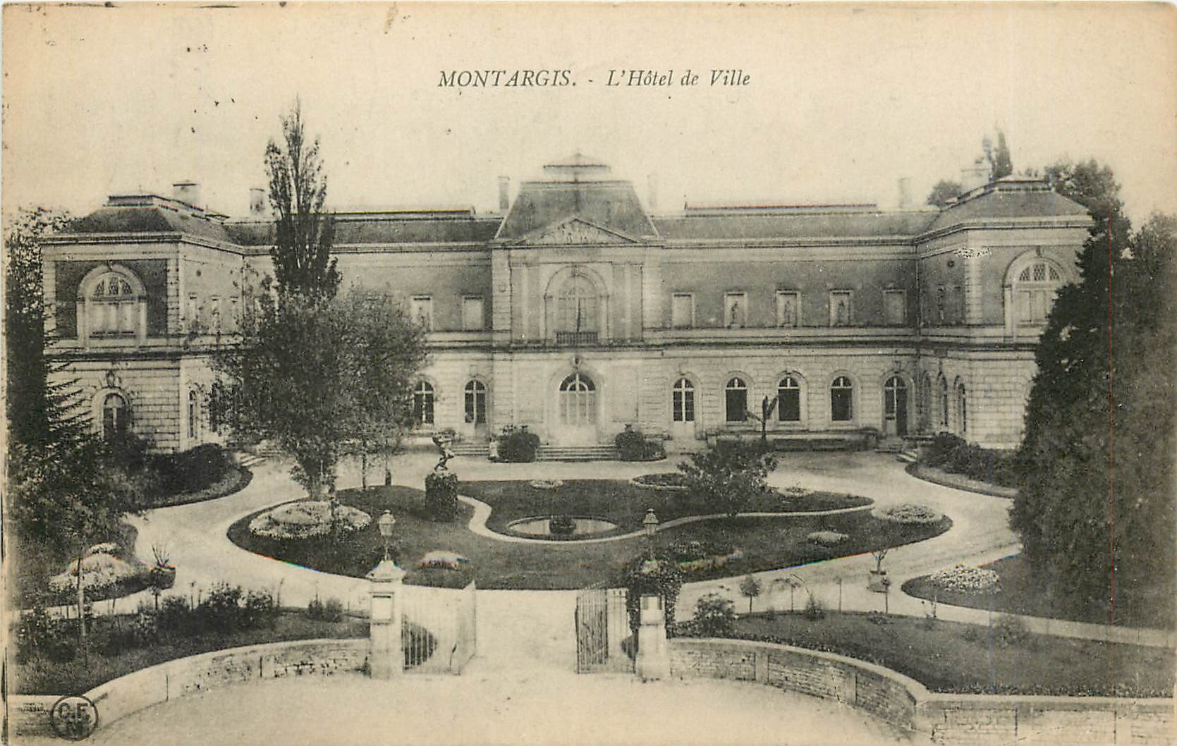 CPA Montargis L'Hotel de Ville 