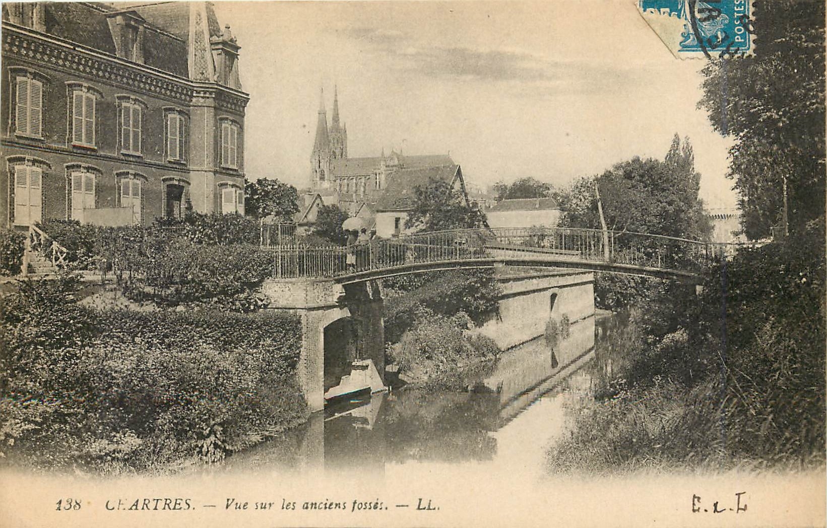 CPA Chartres Vue sur les anciens fosses 