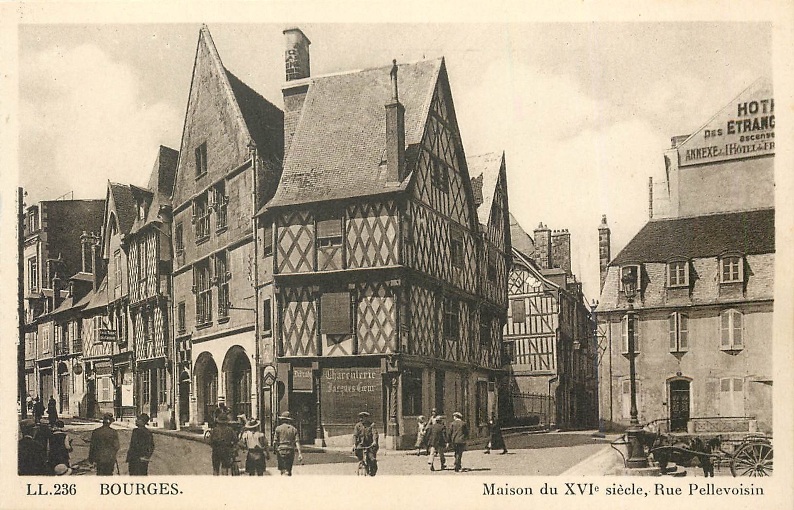 CPA Bourges Maison du XVI siecle Rue Pellevoisin 