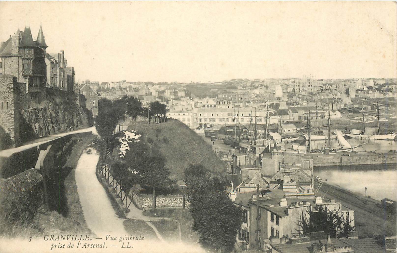 Granville — Vue générale prise de l'Arsenal — LL. — n°5