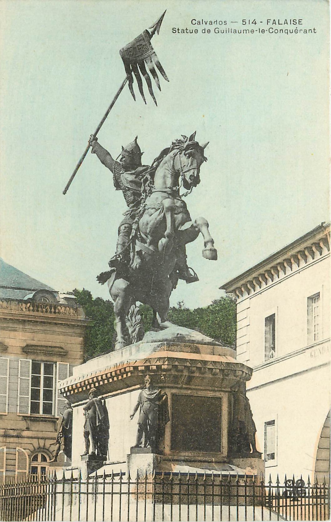 CPA Falaise Statue de Guillaume le Conquerant 