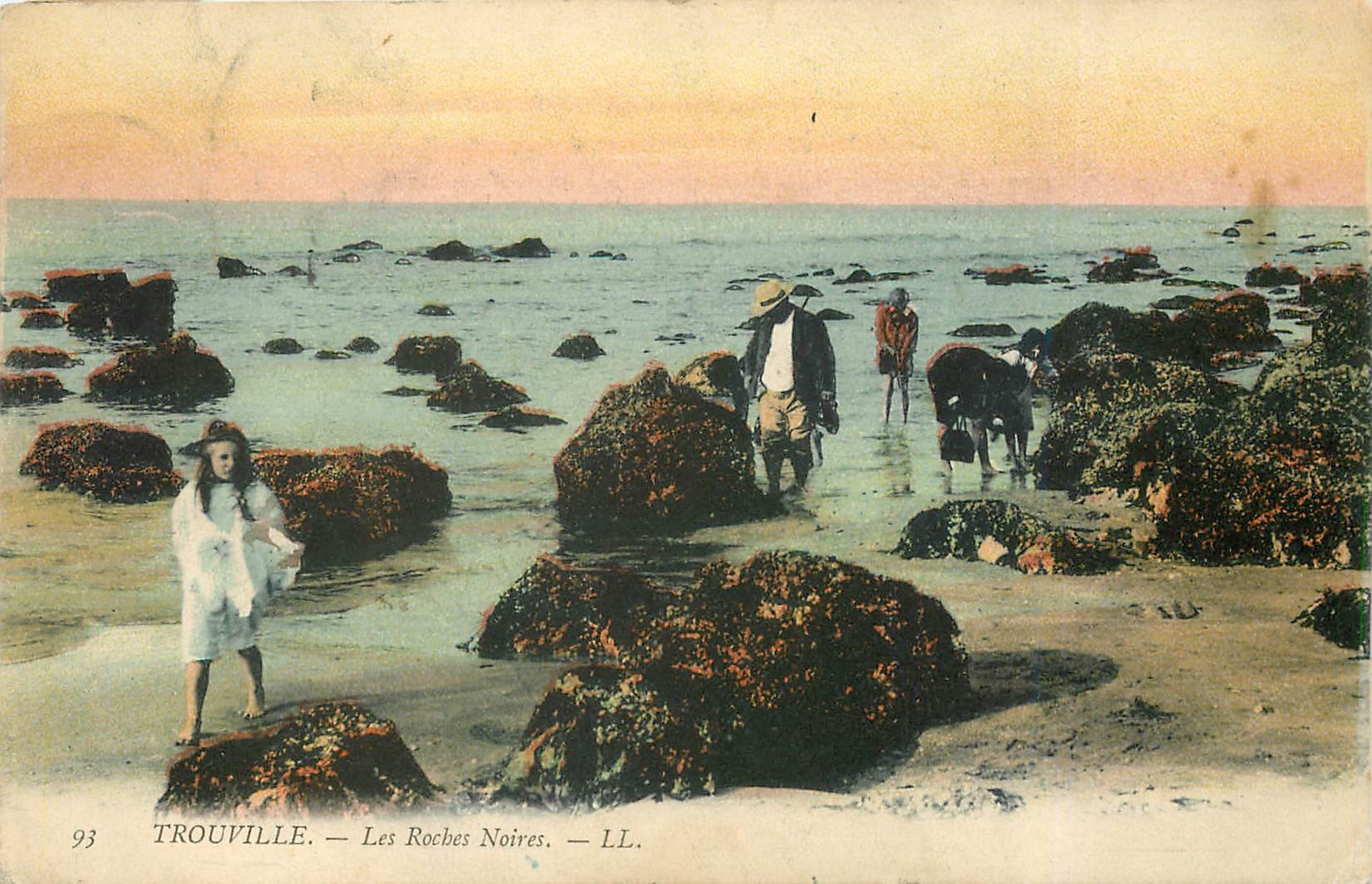 CPA Trouville Les Roches Noires 