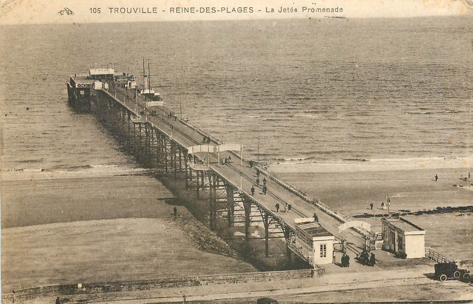 CPA Trouville  Reine des Plages La Jetee Promenade 